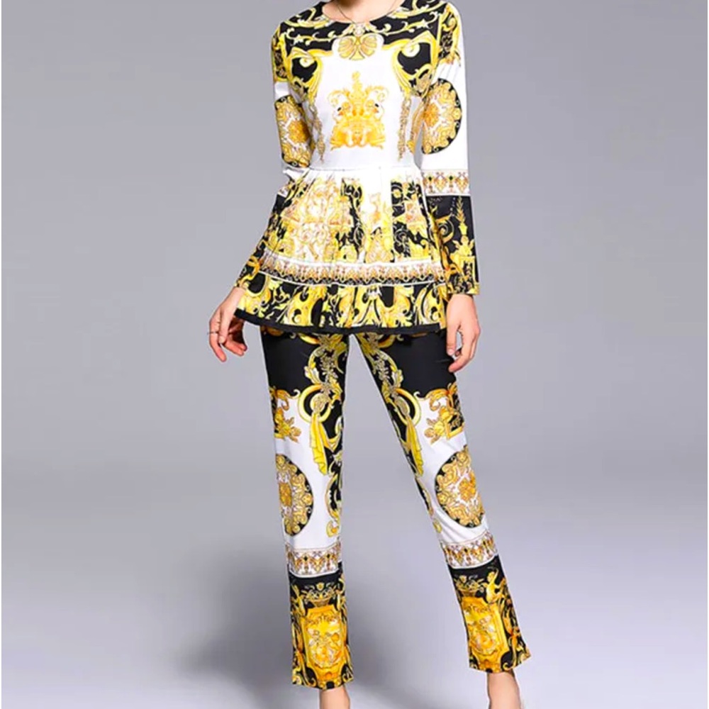 Liang Dian Yi Zu 2 piece set in bright gold, black and white size M (runs small)